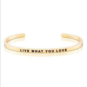 <MantraBand> Live What You Love